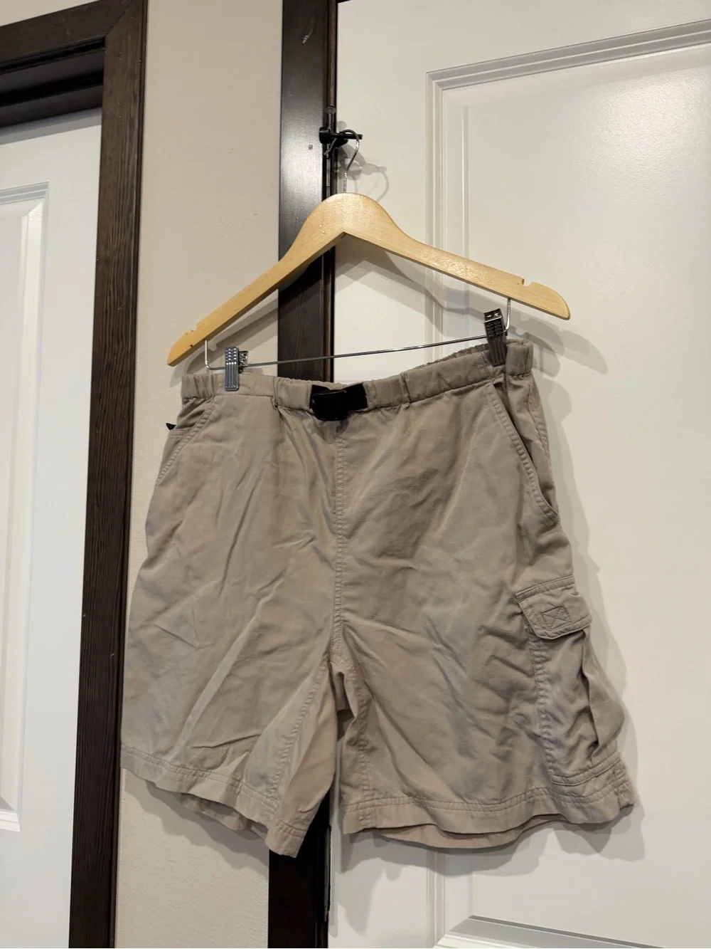 North face Men's Neutral Tan Cargo Shorts with Belted Waist